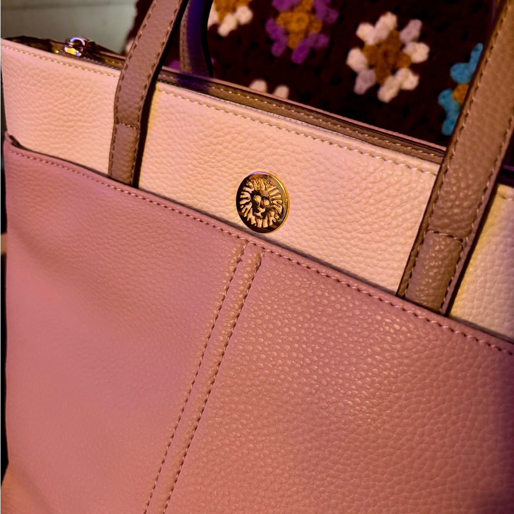 Anne Klein, Pink and white Tote Bag. - Picture 2 of 14